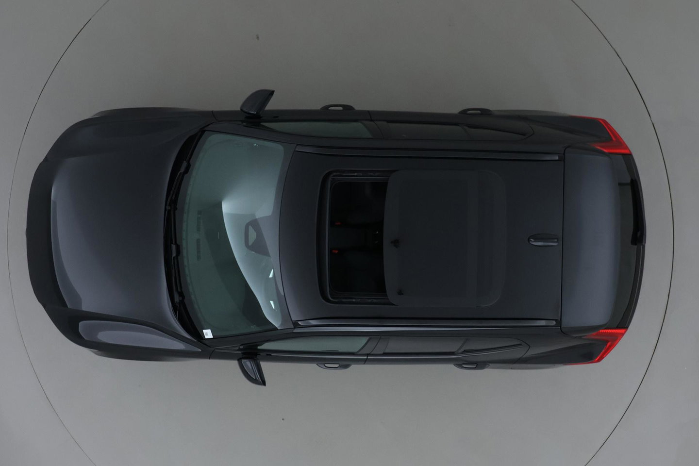 Volvo EX40 Single Motor Extended Range Plus Black Ed. 82 kWh | ACC | Panoramadak | 360° Camera | Harman/Kardon | BLIS | 20 Inch
