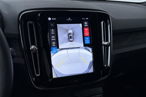 Volvo EX40 Extended Range Plus Black Edition 82 kWh | ACC | Harman/Kardon | 360° Camera | Stoel+Stuurverwarming | BLIS | 20 Inch
