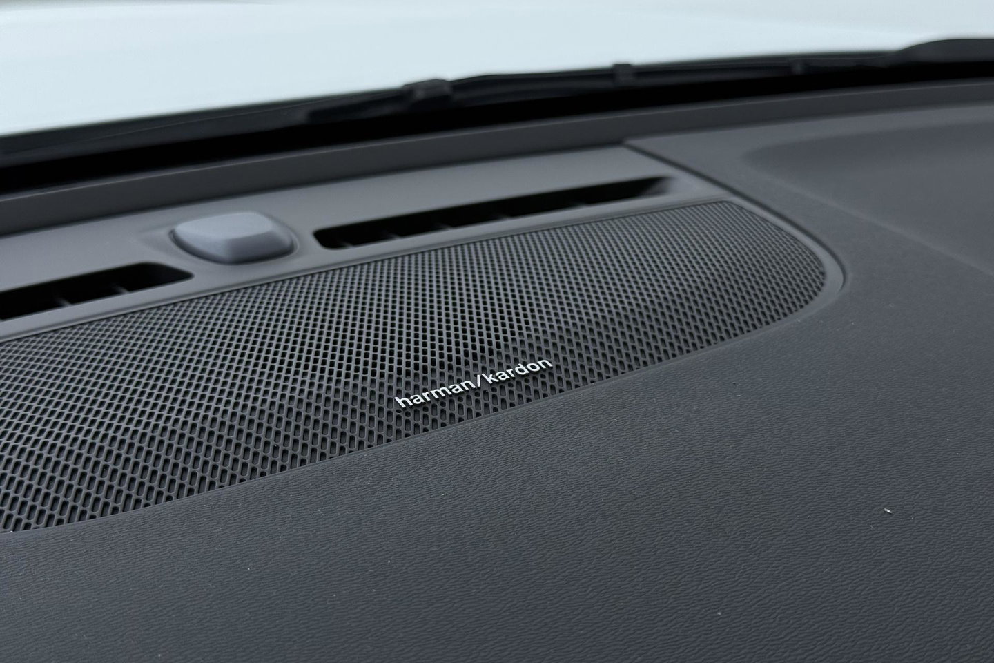 Volvo EX40 Extended Range Plus Black Edition 82 kWh | ACC | Harman/Kardon | 360° Camera | Stoel+Stuurverwarming | BLIS | 20 Inch