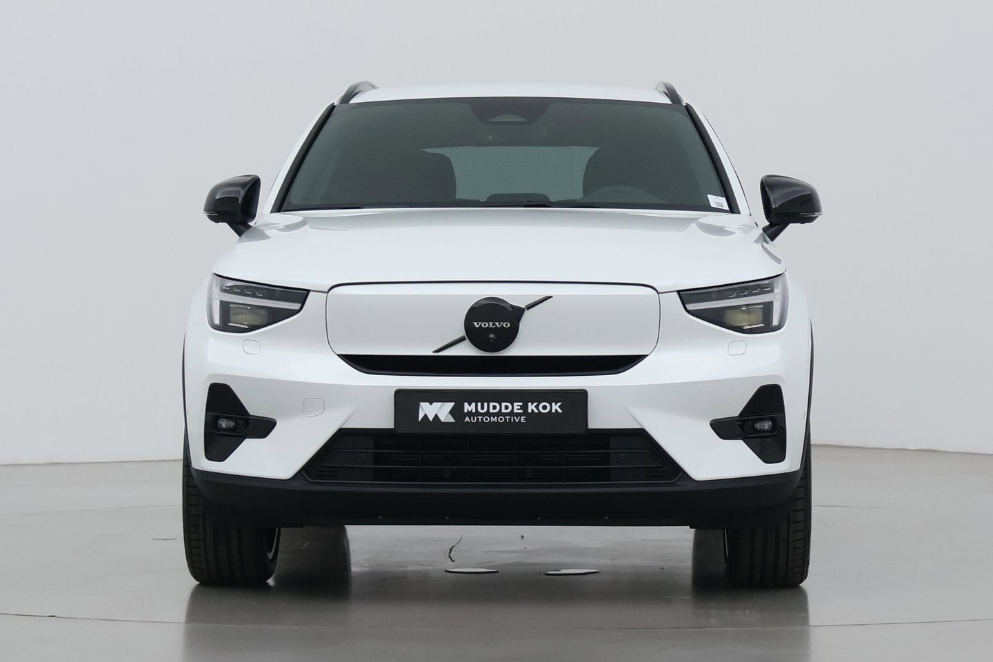 Volvo EX40 Extended Range Plus Black Edition 82 kWh | ACC | Harman/Kardon | 360° Camera | Stoel+Stuurverwarming | BLIS | 20 Inch
