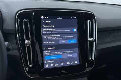 Volvo EX40 Extended Range Plus Black Edition 82 kWh | ACC | Harman/Kardon | 360° Camera | Stoel+Stuurverwarming | BLIS | 20 Inch