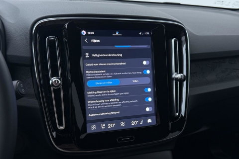 Volvo EX40 Extended Range Plus Black Edition 82 kWh | ACC | Harman/Kardon | 360° Camera | Stoel+Stuurverwarming | BLIS | 20 Inch