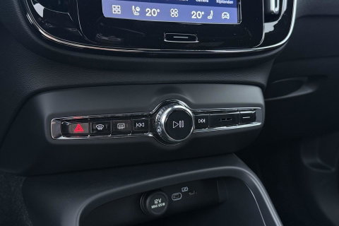 Volvo EX40 Extended Range Plus Black Edition 82 kWh | ACC | Harman/Kardon | 360° Camera | Stoel+Stuurverwarming | BLIS | 20 Inch