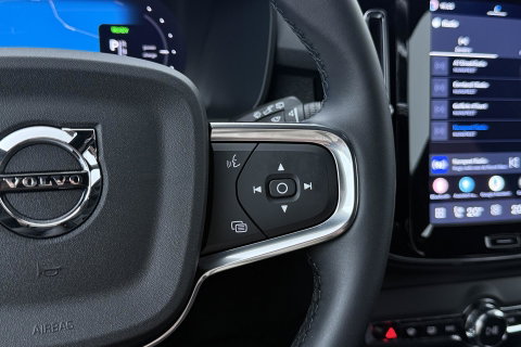 Volvo EX40 Extended Range Plus Black Edition 82 kWh | ACC | Harman/Kardon | 360° Camera | Stoel+Stuurverwarming | BLIS | 20 Inch
