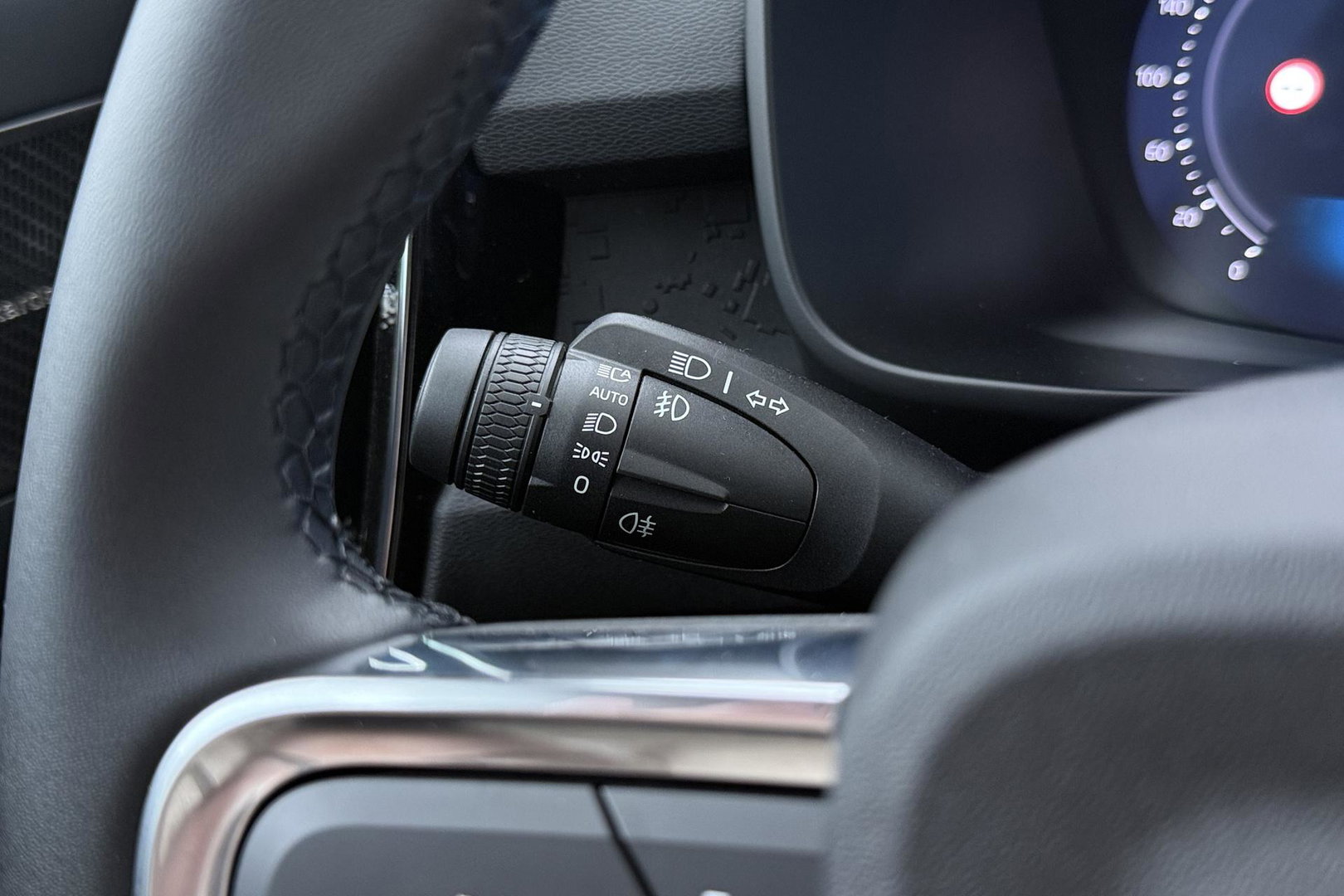 Volvo EX40 Extended Range Plus Black Edition 82 kWh | ACC | Harman/Kardon | 360° Camera | Stoel+Stuurverwarming | BLIS | 20 Inch