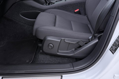 Volvo EX40 Extended Range Plus Black Edition 82 kWh | ACC | Harman/Kardon | 360° Camera | Stoel+Stuurverwarming | BLIS | 20 Inch