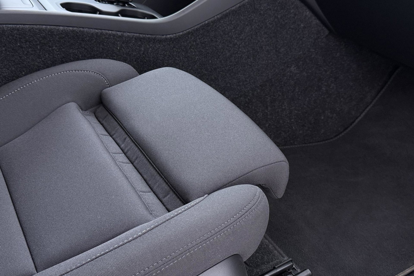 Volvo EX40 Extended Range Plus Black Edition 82 kWh | ACC | Harman/Kardon | 360° Camera | Stoel+Stuurverwarming | BLIS | 20 Inch