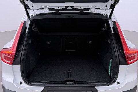 Volvo EX40 Extended Range Plus Black Edition 82 kWh | ACC | Harman/Kardon | 360° Camera | Stoel+Stuurverwarming | BLIS | 20 Inch