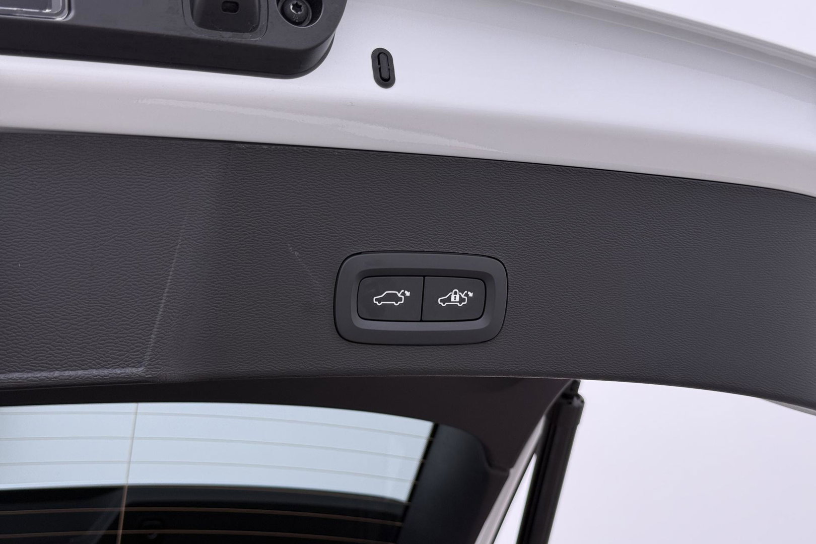 Volvo EX40 Extended Range Plus Black Edition 82 kWh | ACC | Harman/Kardon | 360° Camera | Stoel+Stuurverwarming | BLIS | 20 Inch