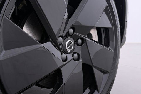 Volvo EX40 Extended Range Plus Black Edition 82 kWh | ACC | Harman/Kardon | 360° Camera | Stoel+Stuurverwarming | BLIS | 20 Inch