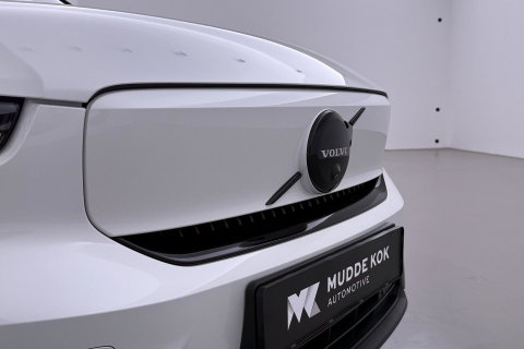 Volvo EX40 Extended Range Plus Black Edition 82 kWh | ACC | Harman/Kardon | 360° Camera | Stoel+Stuurverwarming | BLIS | 20 Inch