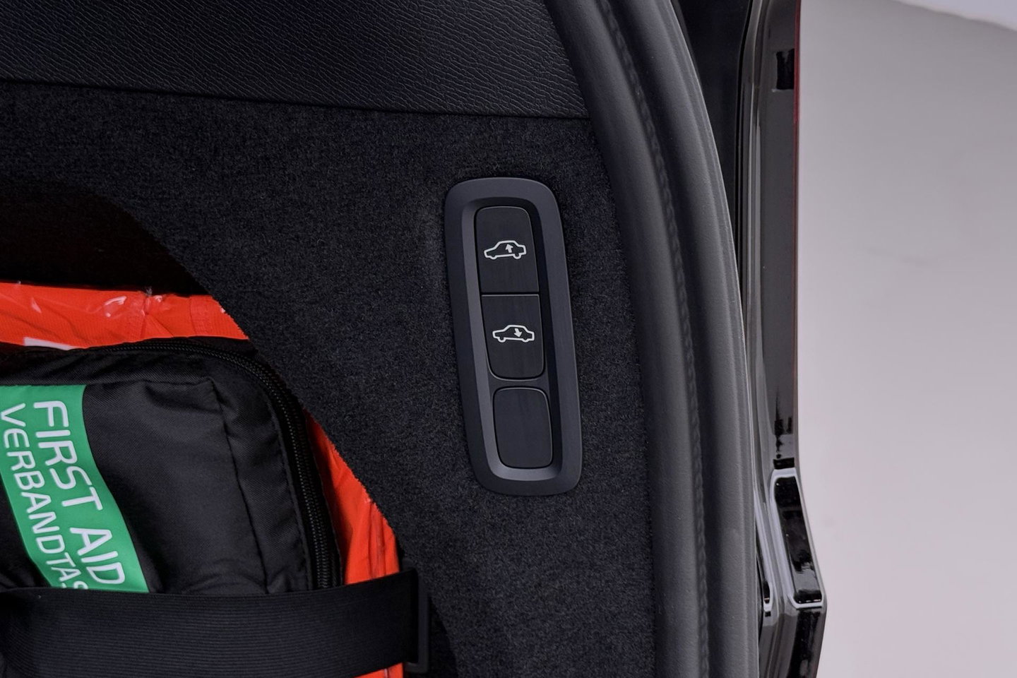 Volvo XC90 T8 Plug-in hybrid Ultra Black Edition | ACC | Luchtvering | Bowers&Wilkins | Massage+Ventilatie | Head-Up | 360° Camera