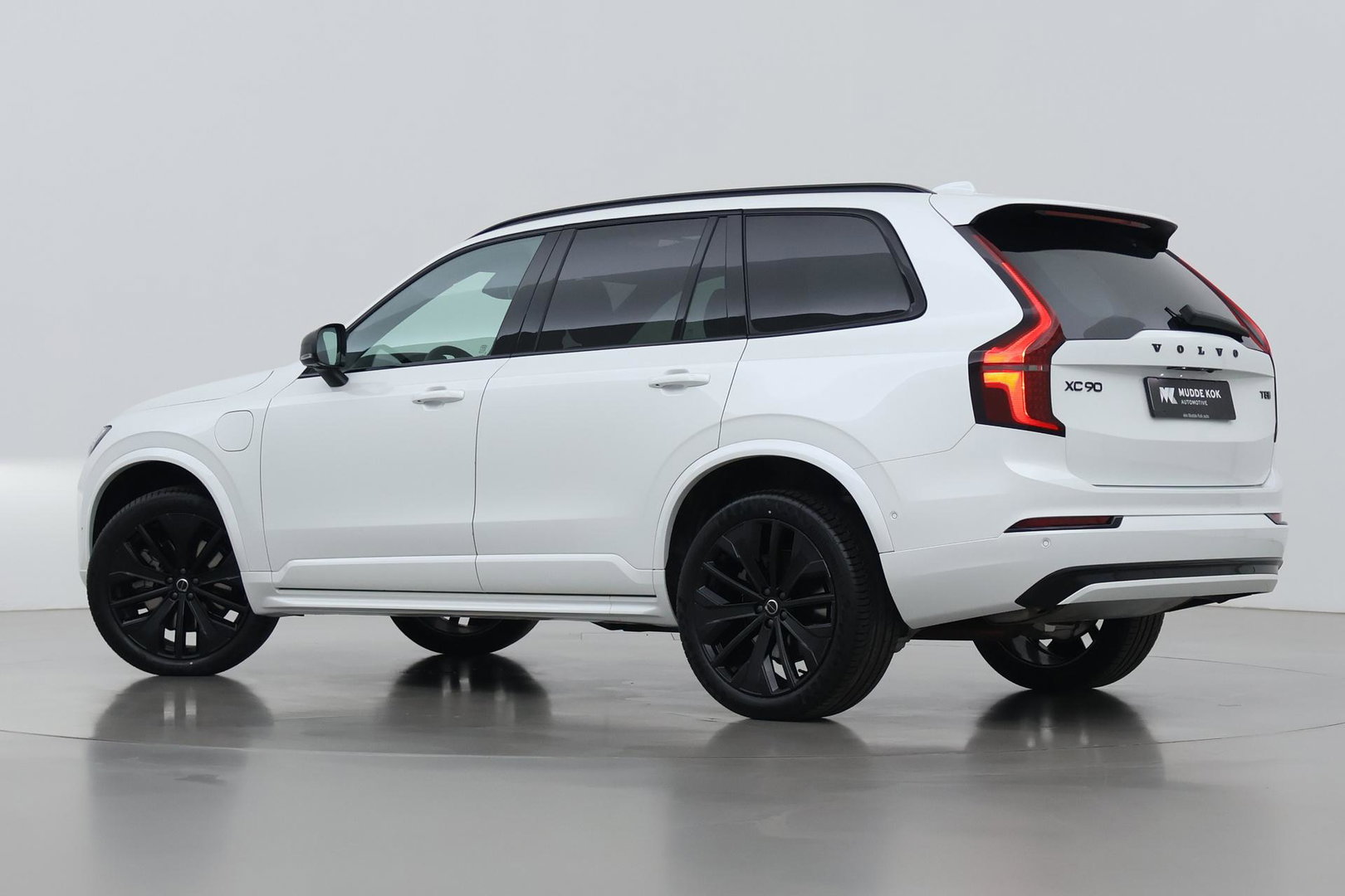 Volvo XC90 T8 Plug-in hybrid Ultra Black Edition | ACC | Luchtvering | Bowers&Wilkins | Massage+Ventilatie | Head-Up | 360° Camera