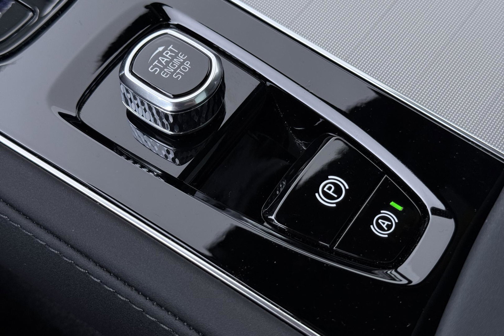 Volvo XC90 T8 Plug-in hybrid Ultra Black Edition | ACC | Luchtvering | Bowers&Wilkins | Massage+Ventilatie | Head-Up | 360° Camera