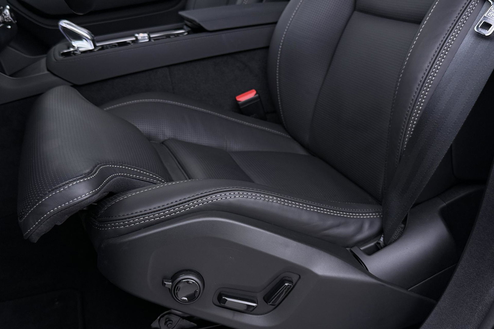 Volvo XC90 T8 Plug-in hybrid Ultra Black Edition | ACC | Luchtvering | Bowers&Wilkins | Massage+Ventilatie | Head-Up | 360° Camera