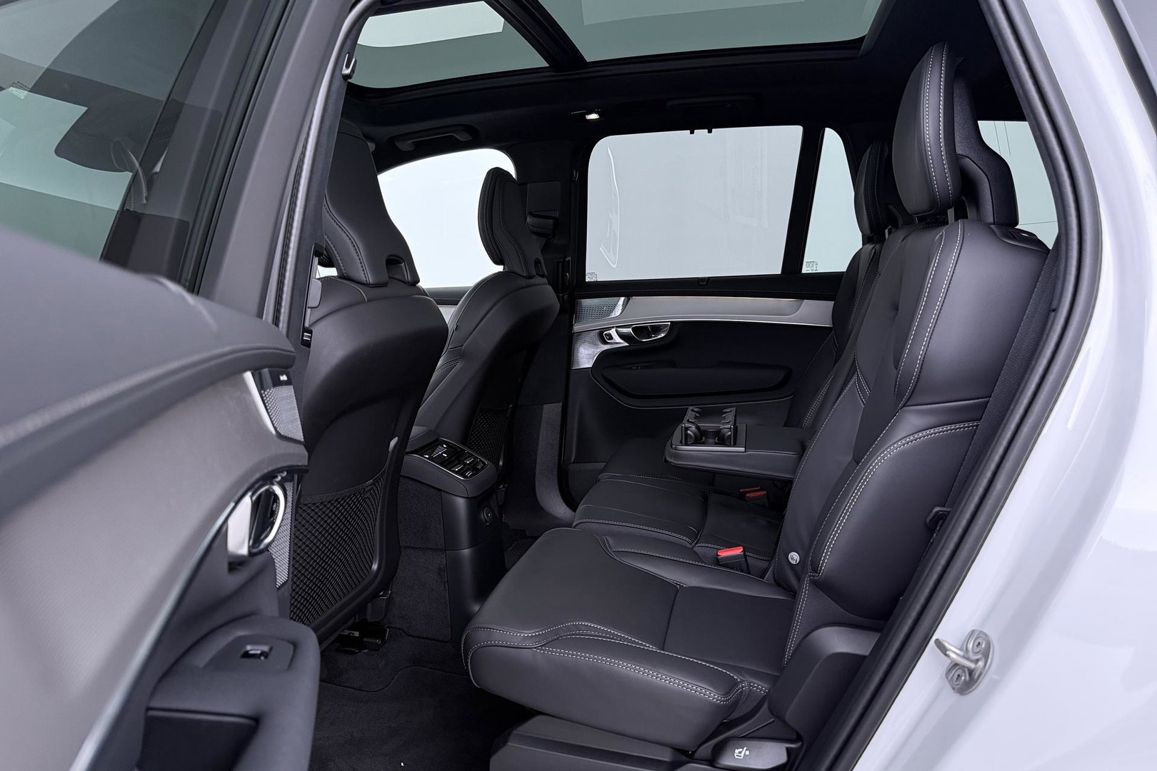 Volvo XC90 T8 Plug-in hybrid Ultra Black Edition | ACC | Luchtvering | Bowers&Wilkins | Massage+Ventilatie | Head-Up | 360° Camera