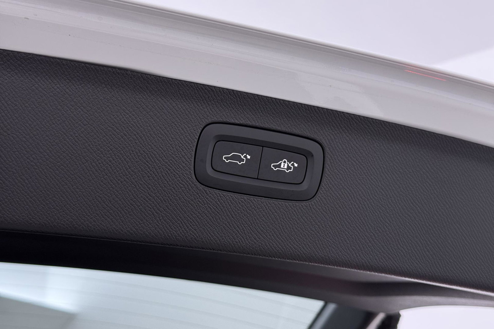 Volvo XC90 T8 Plug-in hybrid Ultra Black Edition | ACC | Luchtvering | Bowers&Wilkins | Massage+Ventilatie | Head-Up | 360° Camera