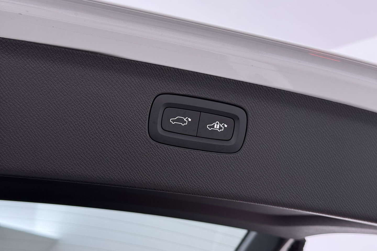 Volvo XC90 T8 Plug-in hybrid Ultra Black Edition | ACC | Luchtvering | Bowers&Wilkins | Massage+Ventilatie | Head-Up | 360° Camera