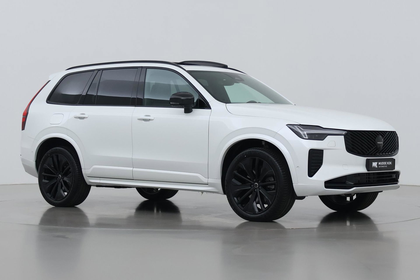 Volvo XC90 T8 Plug-in hybrid Ultra Black Edition | ACC | Luchtvering | Bowers&Wilkins | Massage+Ventilatie | Head-Up | 360° Camera