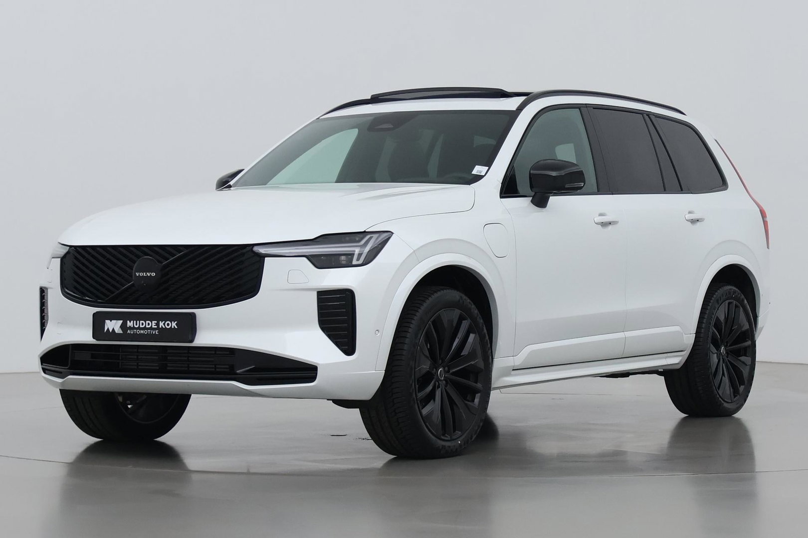 Volvo XC90 T8 Plug-in hybrid Ultra Black Edition | ACC | Luchtvering | Bowers&Wilkins | Massage+Ventilatie | Head-Up | 360° Camera