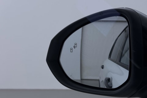 Lynk & Co 01 1.5 More | ACC | Panoramadak | 20 Inch | Stoel+Stuurverwarming | Getint Glas