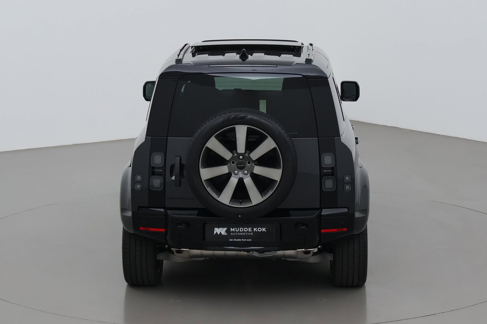 Land Rover Defender P300e 110 X-Dynamic SE | FACELIFT | ACC | Panoramadak | 22 Inch | ClearSight | Stoel+Stuurverwarming | Trekhaak