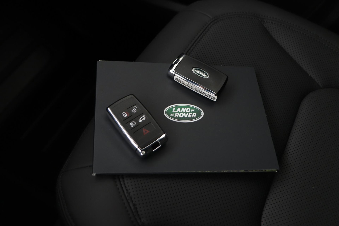 Land Rover Defender P300e 110 X-Dynamic SE | FACELIFT | ACC | Panoramadak | 22 Inch | ClearSight | Stoel+Stuurverwarming | Trekhaak