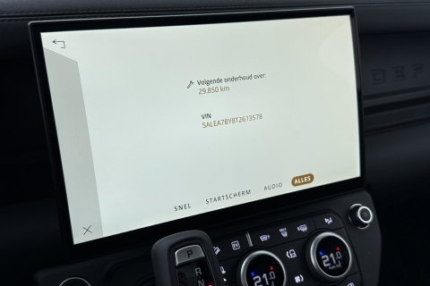 Land Rover Defender P300e 110 X-Dynamic SE | FACELIFT | ACC | Panoramadak | 22 Inch | ClearSight | Stoel+Stuurverwarming | Trekhaak
