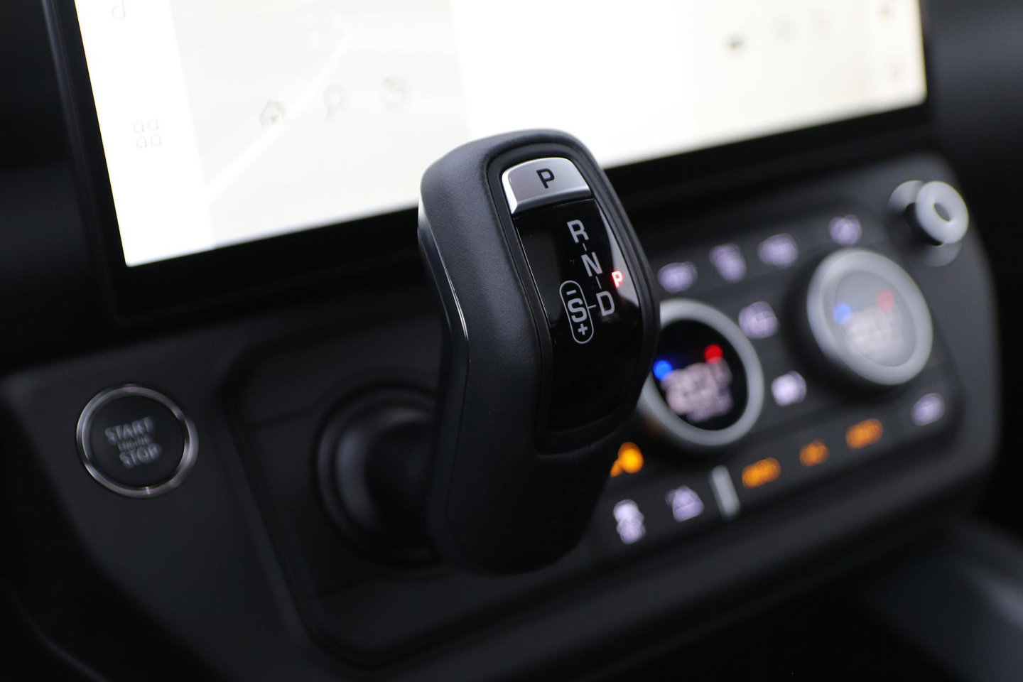 Land Rover Defender P300e 110 X-Dynamic SE | FACELIFT | ACC | Panoramadak | 22 Inch | ClearSight | Stoel+Stuurverwarming | Trekhaak