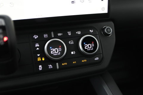 Land Rover Defender P300e 110 X-Dynamic SE | FACELIFT | ACC | Panoramadak | 22 Inch | ClearSight | Stoel+Stuurverwarming | Trekhaak