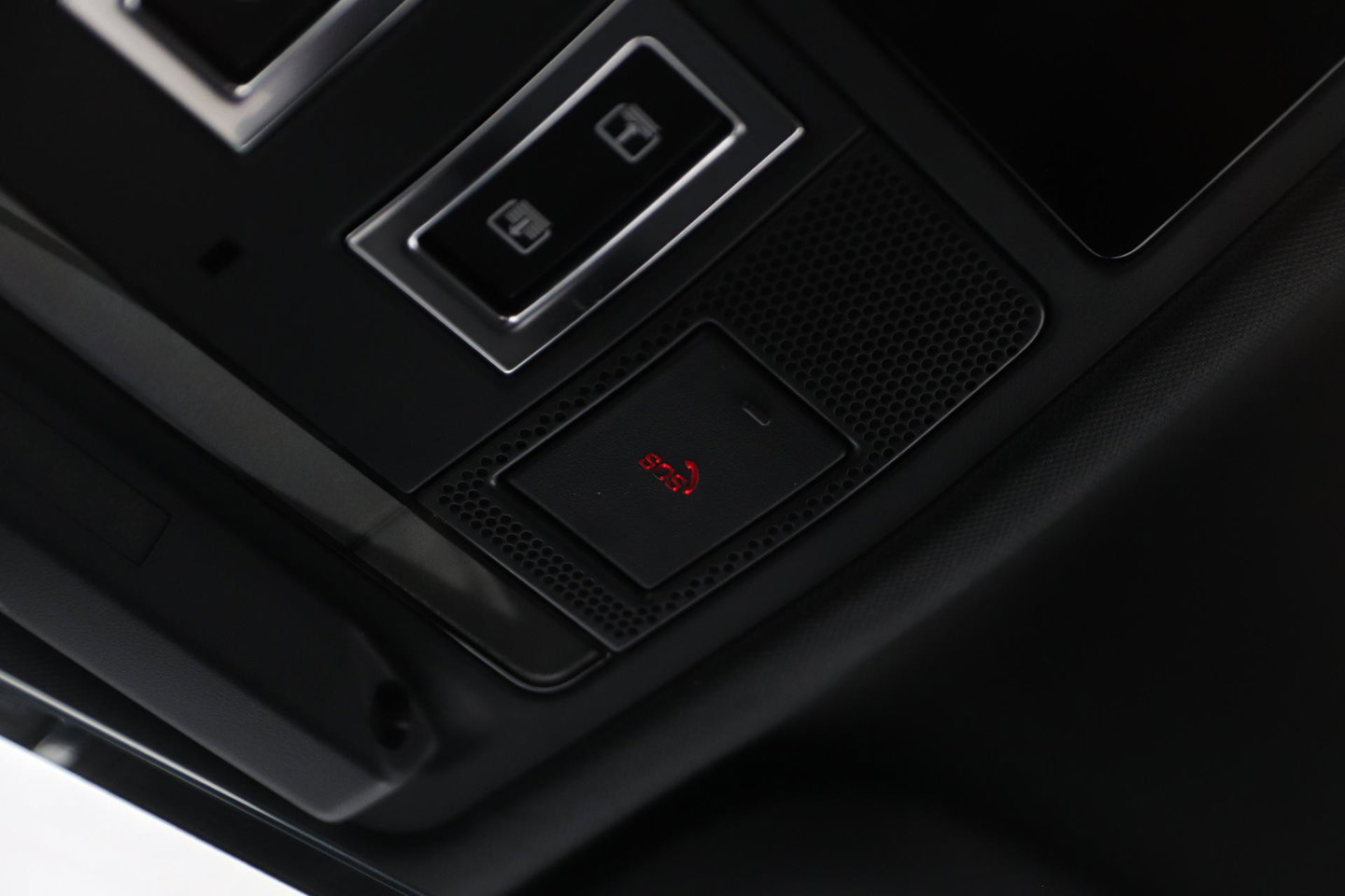 Land Rover Defender P300e 110 X-Dynamic SE | FACELIFT | ACC | Panoramadak | 22 Inch | ClearSight | Stoel+Stuurverwarming | Trekhaak
