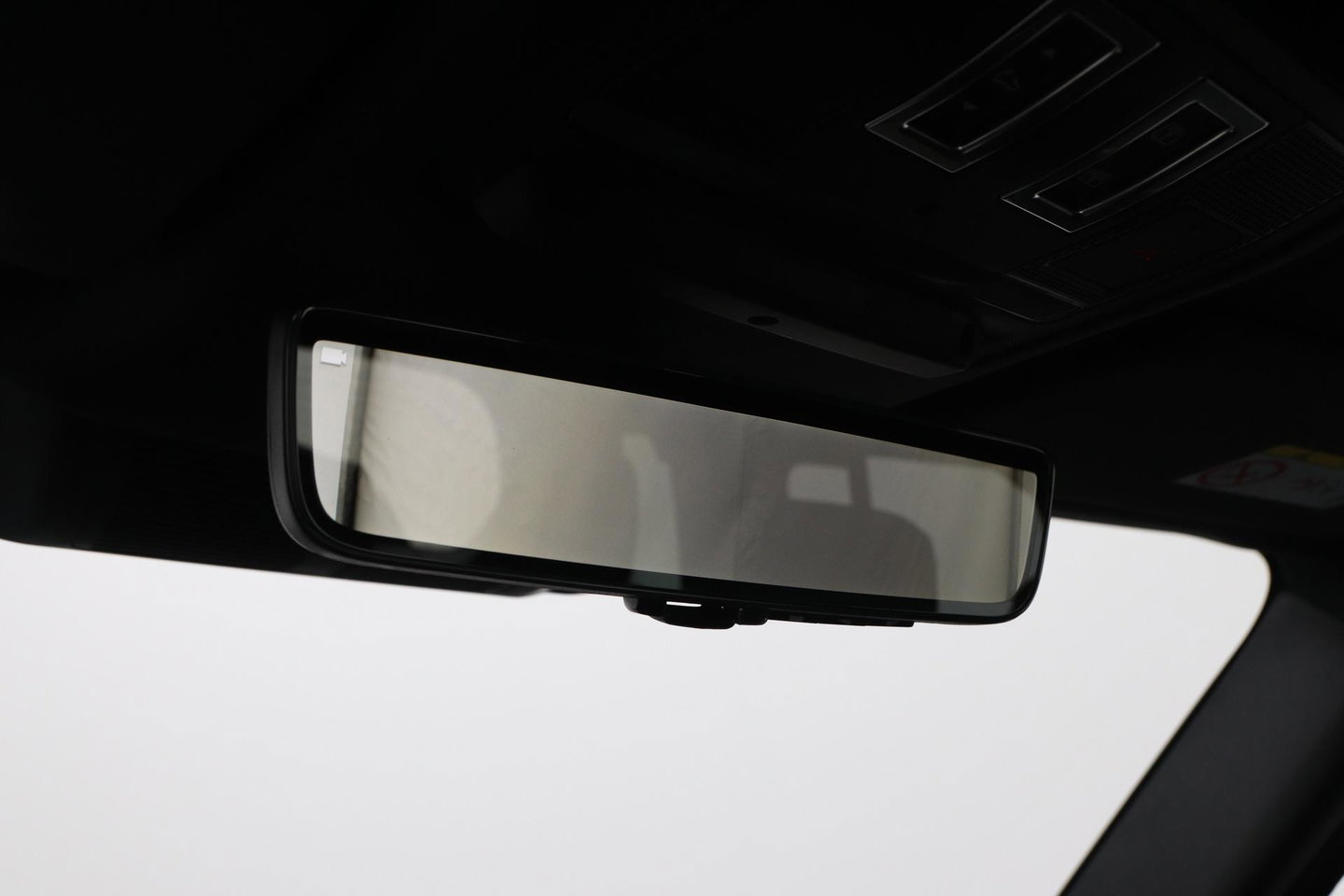 Land Rover Defender P300e 110 X-Dynamic SE | FACELIFT | ACC | Panoramadak | 22 Inch | ClearSight | Stoel+Stuurverwarming | Trekhaak