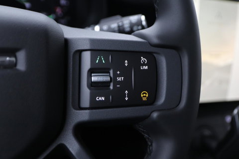 Land Rover Defender P300e 110 X-Dynamic SE | FACELIFT | ACC | Panoramadak | 22 Inch | ClearSight | Stoel+Stuurverwarming | Trekhaak