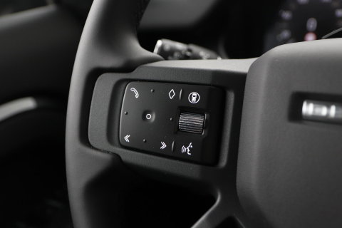 Land Rover Defender P300e 110 X-Dynamic SE | FACELIFT | ACC | Panoramadak | 22 Inch | ClearSight | Stoel+Stuurverwarming | Trekhaak