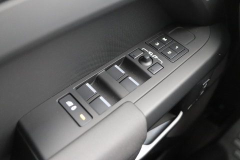 Land Rover Defender P300e 110 X-Dynamic SE | FACELIFT | ACC | Panoramadak | 22 Inch | ClearSight | Stoel+Stuurverwarming | Trekhaak