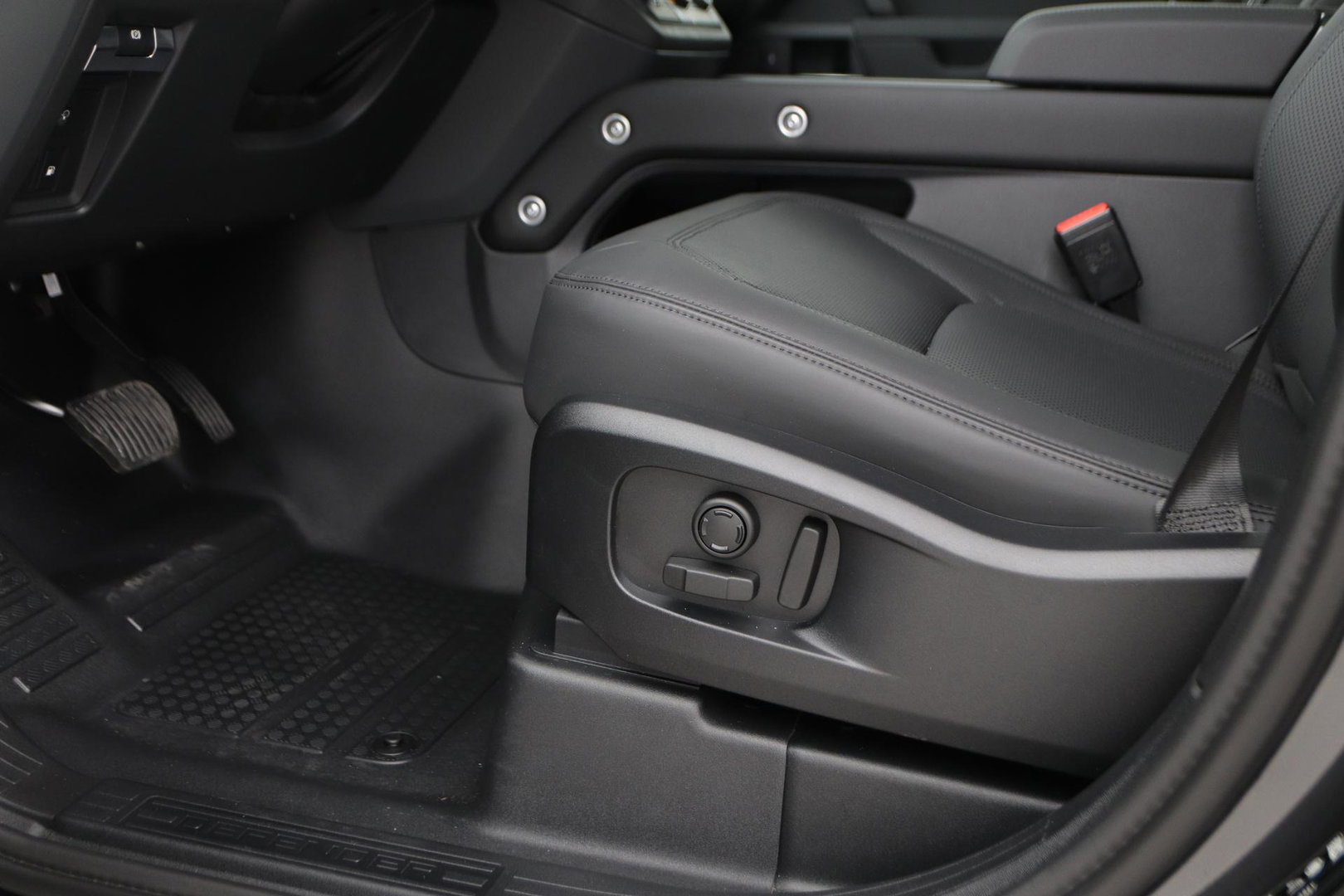 Land Rover Defender P300e 110 X-Dynamic SE | FACELIFT | ACC | Panoramadak | 22 Inch | ClearSight | Stoel+Stuurverwarming | Trekhaak