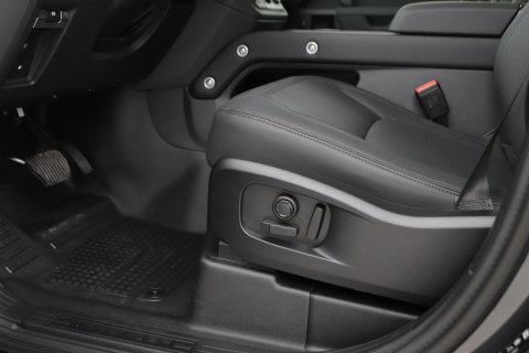 Land Rover Defender P300e 110 X-Dynamic SE | FACELIFT | ACC | Panoramadak | 22 Inch | ClearSight | Stoel+Stuurverwarming | Trekhaak