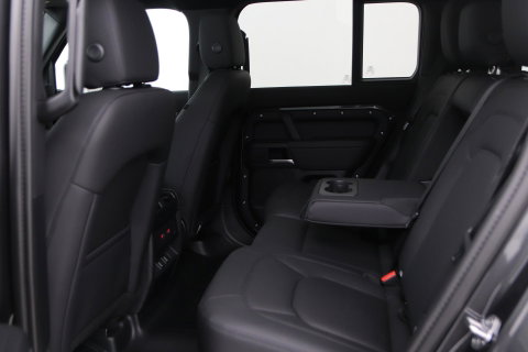 Land Rover Defender P300e 110 X-Dynamic SE | FACELIFT | ACC | Panoramadak | 22 Inch | ClearSight | Stoel+Stuurverwarming | Trekhaak