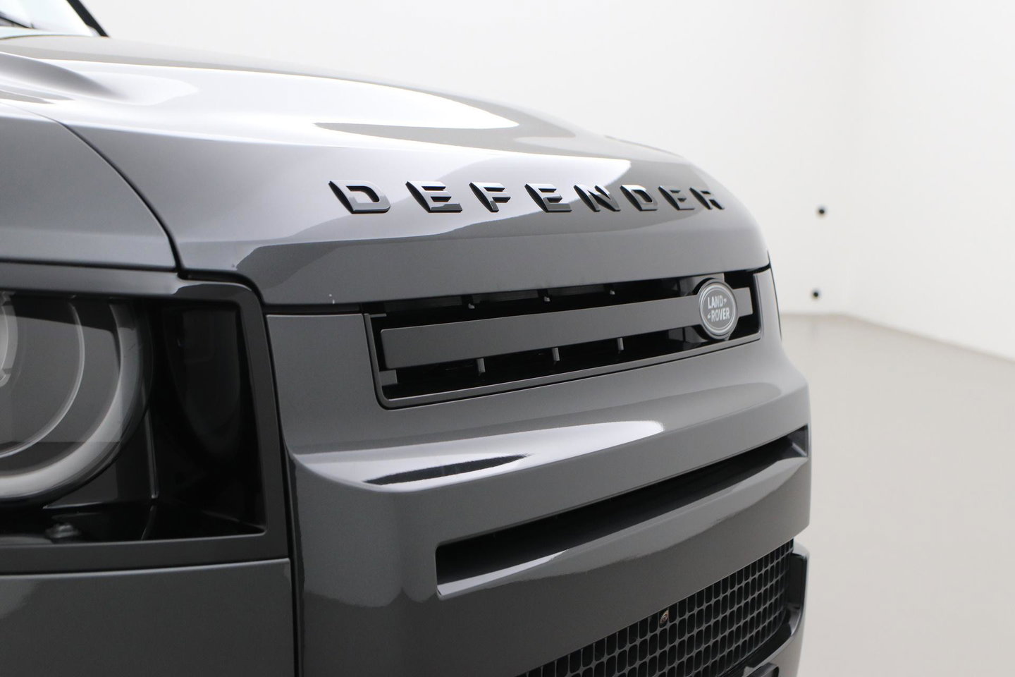 Land Rover Defender P300e 110 X-Dynamic SE | FACELIFT | ACC | Panoramadak | 22 Inch | ClearSight | Stoel+Stuurverwarming | Trekhaak