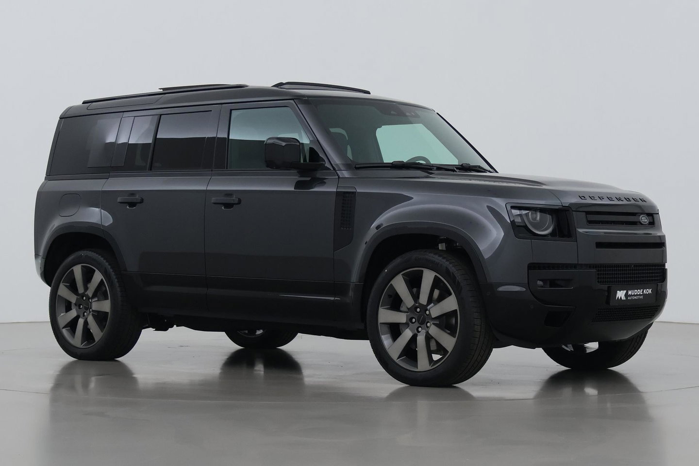 Land Rover Defender P300e 110 X-Dynamic SE | FACELIFT | ACC | Panoramadak | 22 Inch | ClearSight | Stoel+Stuurverwarming | Trekhaak