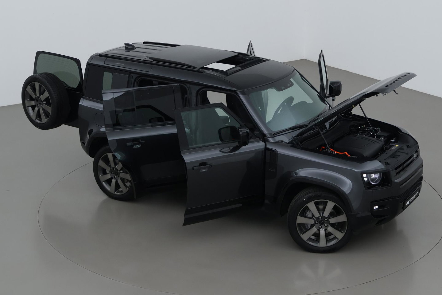 Land Rover Defender P300e 110 X-Dynamic SE | FACELIFT | ACC | Panoramadak | 22 Inch | ClearSight | Stoel+Stuurverwarming | Trekhaak
