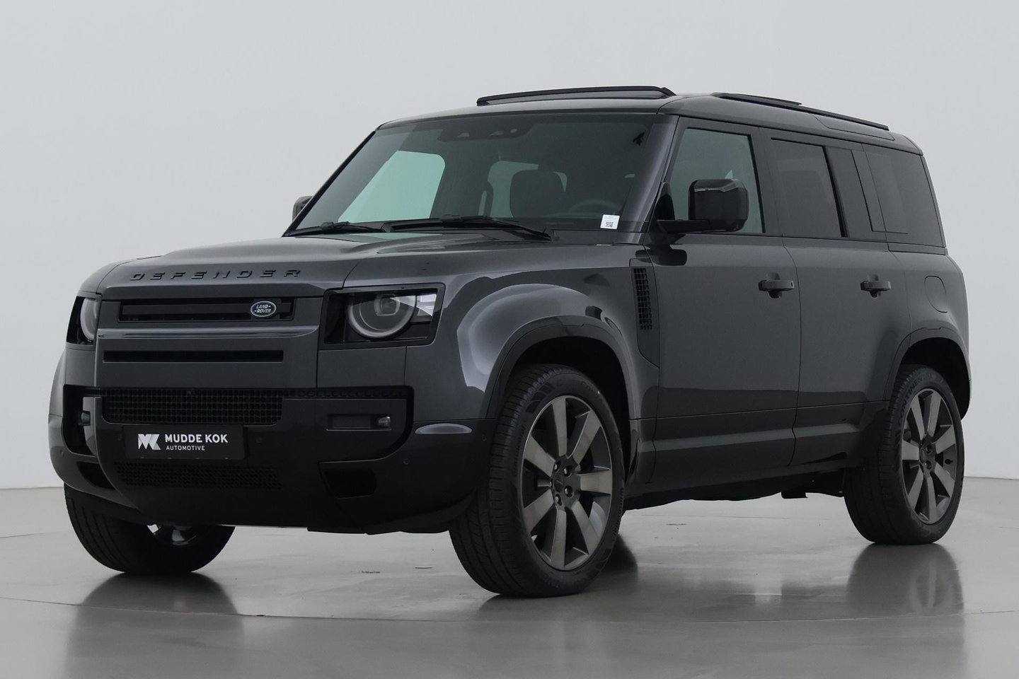 Land Rover Defender P300e 110 X-Dynamic SE | FACELIFT | ACC | Panoramadak | 22 Inch | ClearSight | Stoel+Stuurverwarming | Trekhaak