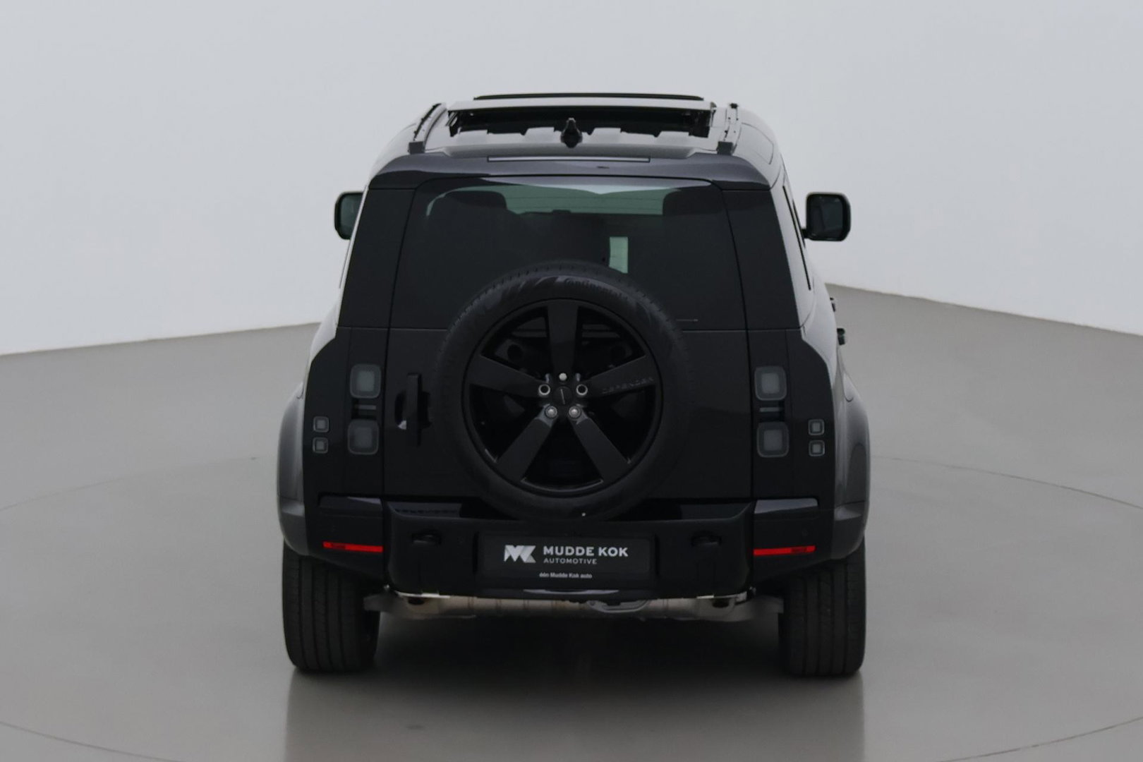 Land Rover Defender 2.0 P300e 110 X-Dynamic HSE | FACELIFT | ClearSight | Meridian Surround | Koelbox | Luchtvering | Trekhaak