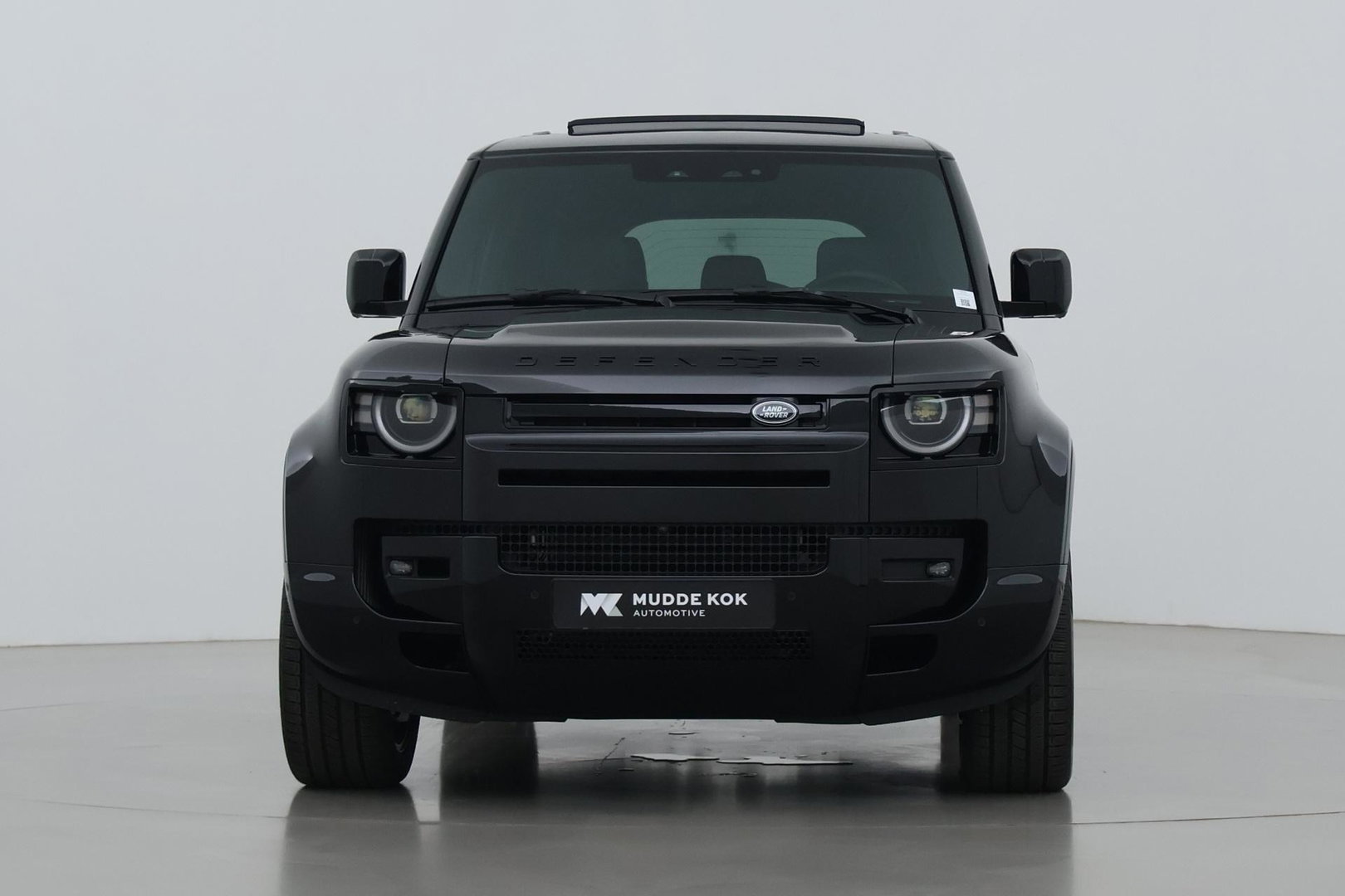 Land Rover Defender 2.0 P300e 110 X-Dynamic HSE | FACELIFT | ClearSight | Meridian Surround | Koelbox | Luchtvering | Trekhaak