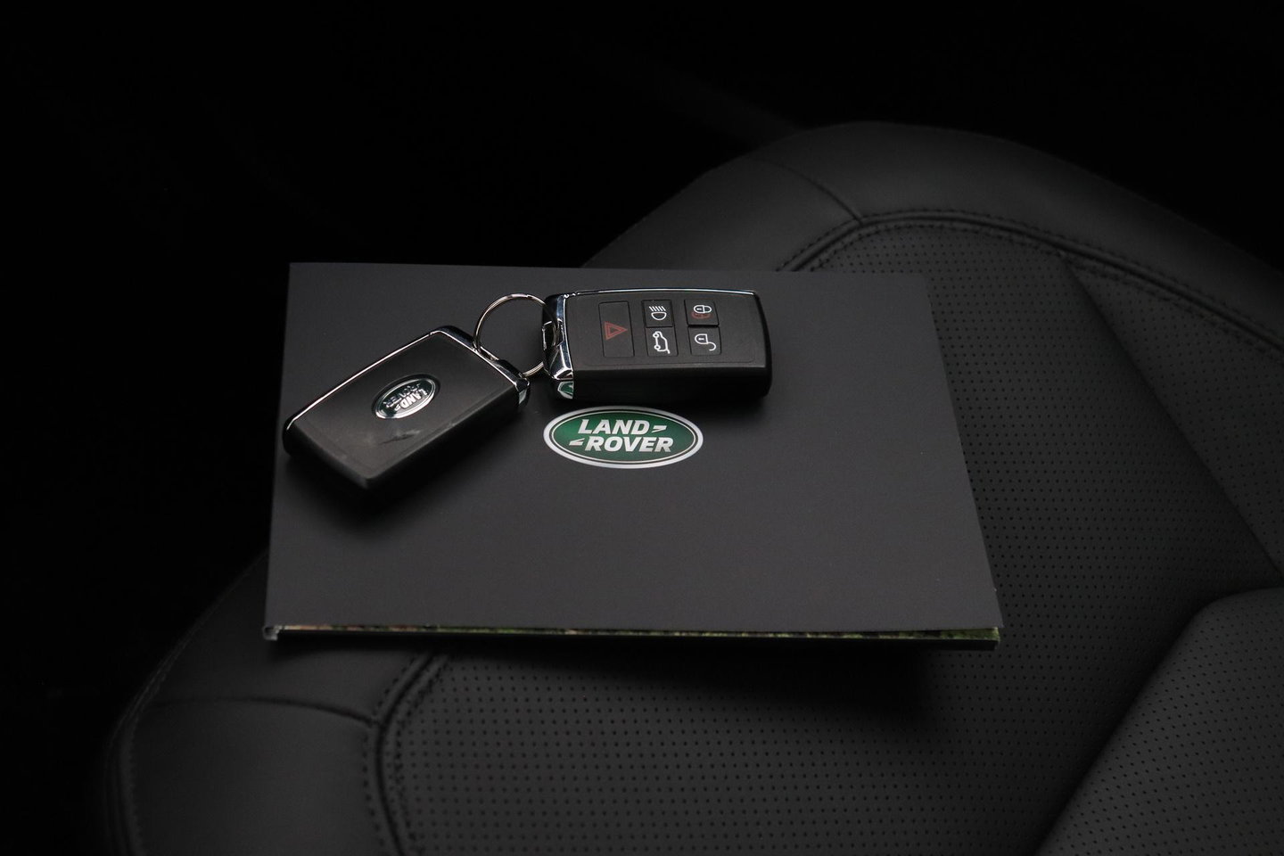 Land Rover Defender 2.0 P300e 110 X-Dynamic HSE | FACELIFT | ClearSight | Meridian Surround | Koelbox | Luchtvering | Trekhaak