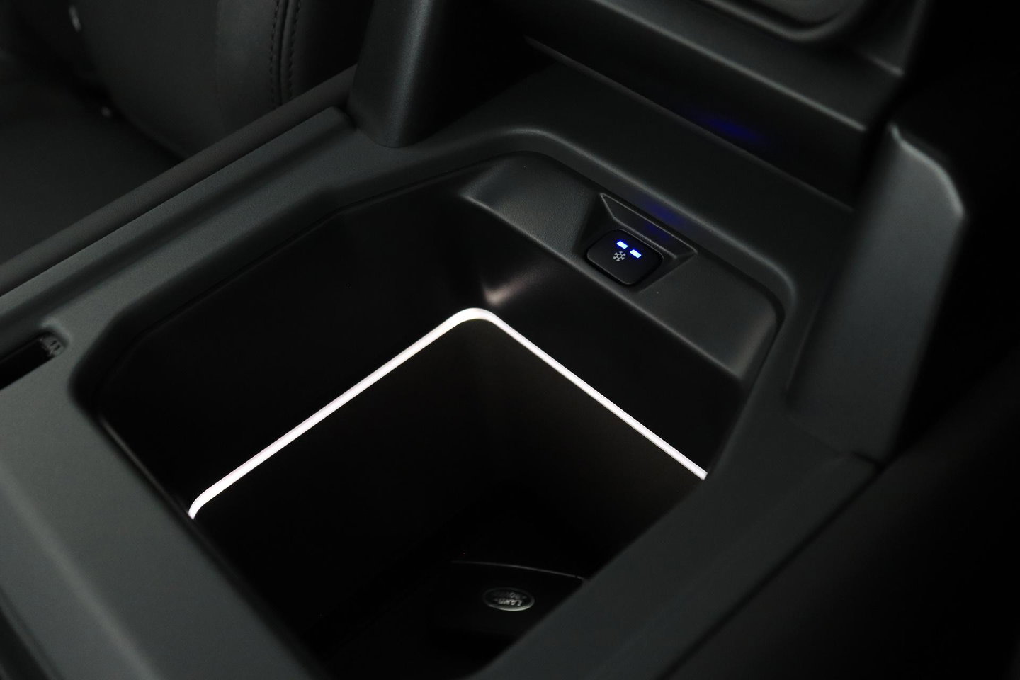 Land Rover Defender 2.0 P300e 110 X-Dynamic HSE | FACELIFT | ClearSight | Meridian Surround | Koelbox | Luchtvering | Trekhaak