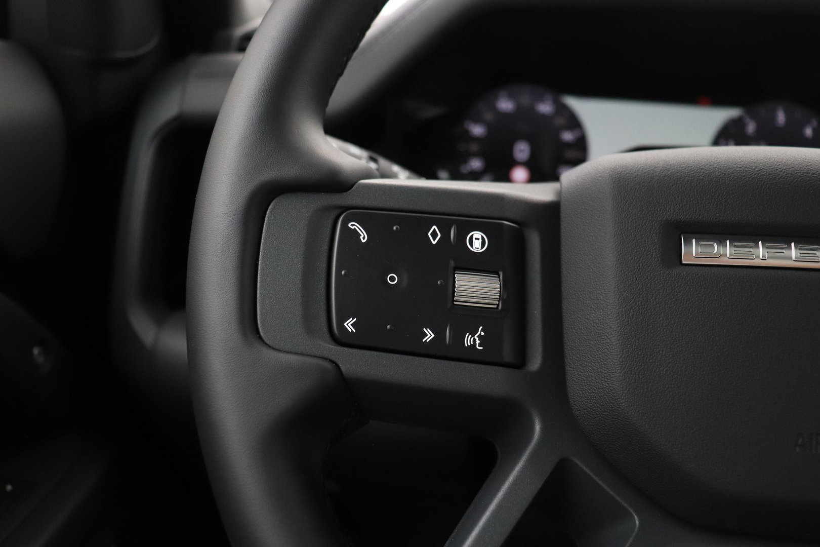 Land Rover Defender 2.0 P300e 110 X-Dynamic HSE | FACELIFT | ClearSight | Meridian Surround | Koelbox | Luchtvering | Trekhaak