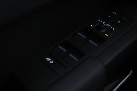 Land Rover Defender 2.0 P300e 110 X-Dynamic HSE | FACELIFT | ClearSight | Meridian Surround | Koelbox | Luchtvering | Trekhaak