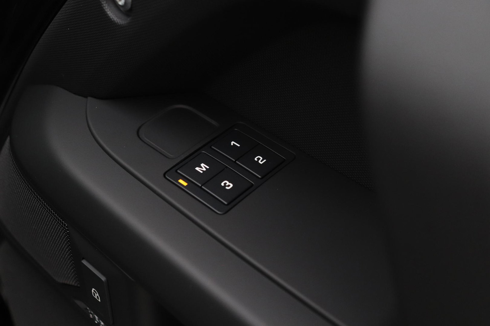 Land Rover Defender 2.0 P300e 110 X-Dynamic HSE | FACELIFT | ClearSight | Meridian Surround | Koelbox | Luchtvering | Trekhaak