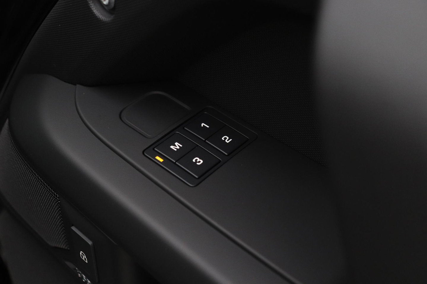 Land Rover Defender 2.0 P300e 110 X-Dynamic HSE | FACELIFT | ClearSight | Meridian Surround | Koelbox | Luchtvering | Trekhaak